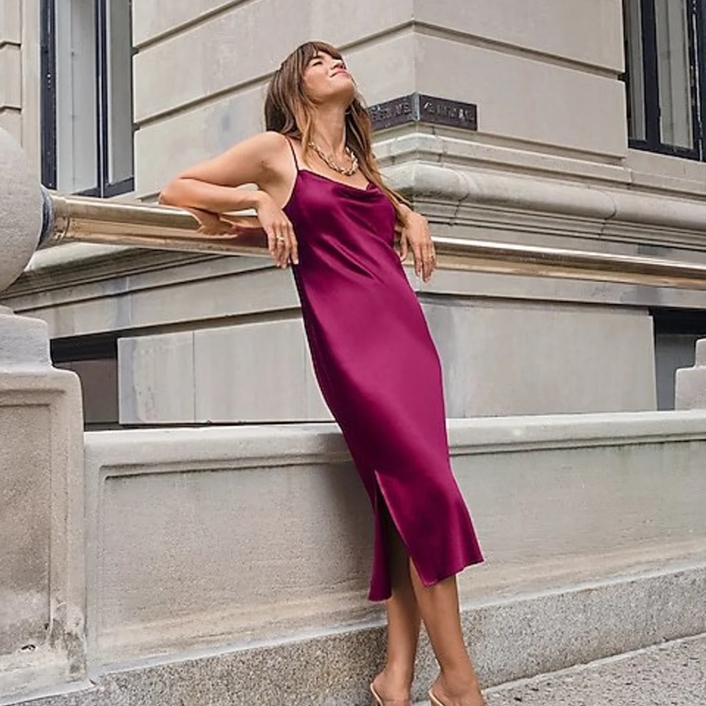 NWOT BEBE SHEATH DRESS